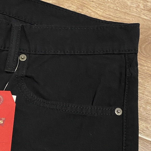 Men’s Levi’s Jeans - Picture 4 of 7